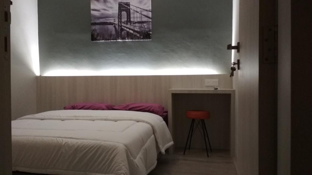 Отель Sleeprest - Plamo Garden Batam Экстерьер фото